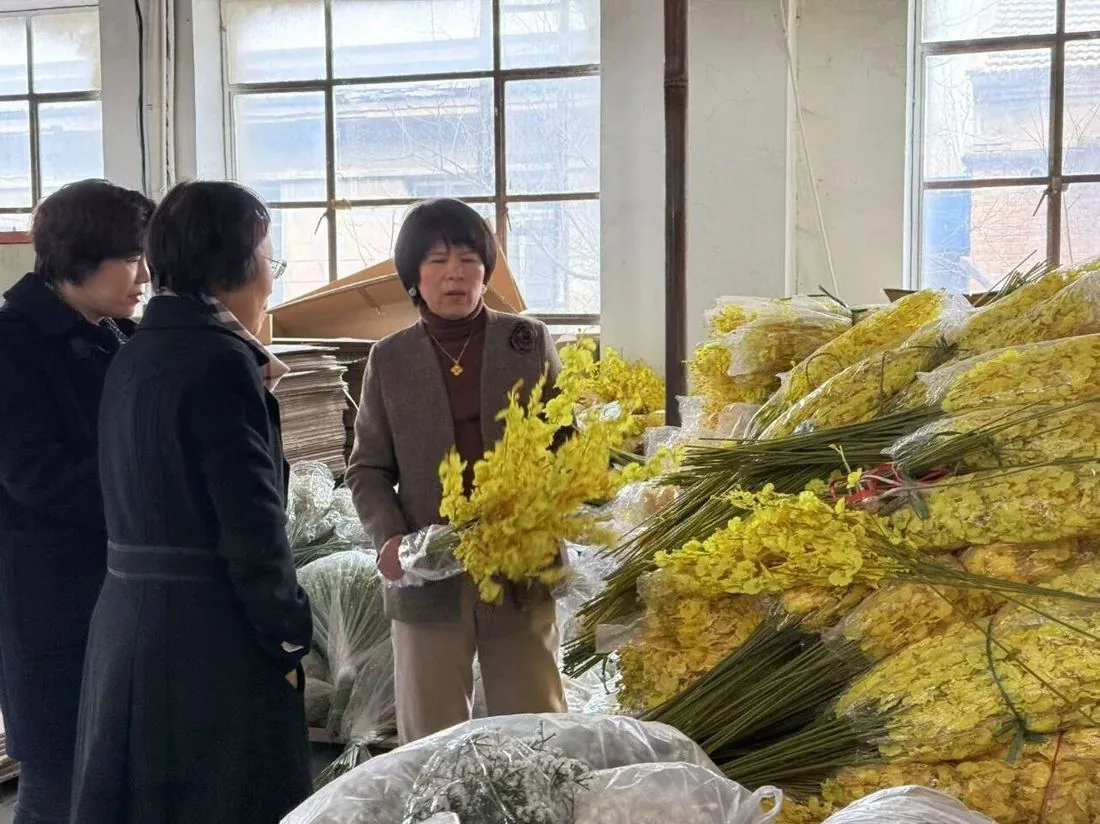 Tianjin Shuangcun factory: artificial flower materials and production site